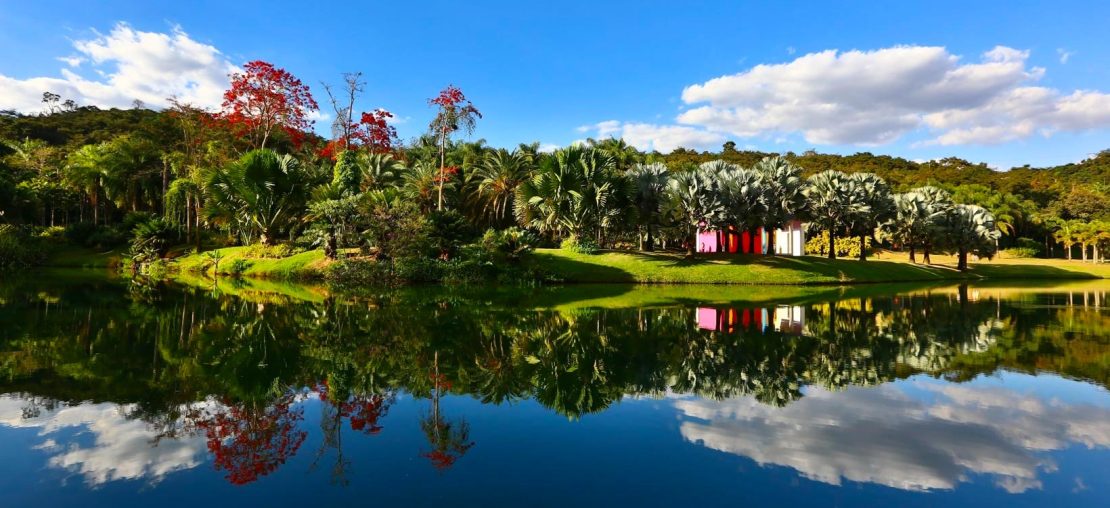 Conheça um pouco mais sobre Inhotim e Brumadinho e comece a planejar seu próximo passeio.