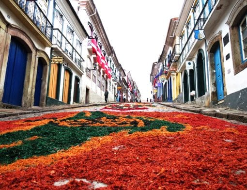 tapetes de serragem no Corpus Christi
