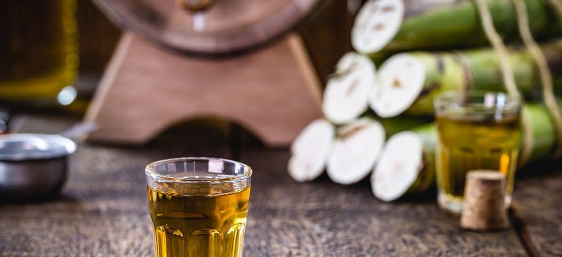 3 cidades conhecidas pela produção de cachaça em Minas Gerais