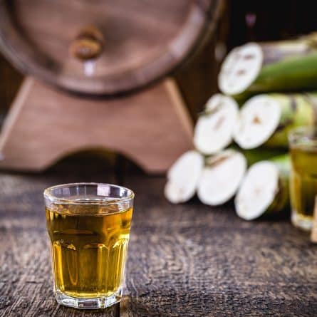 3 cidades conhecidas pela produção de cachaça em Minas Gerais