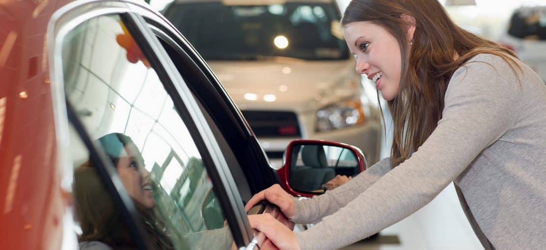 Comprar ou alugar carro: qual vale mais a pena?