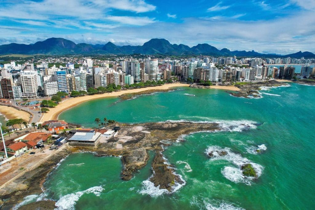 Guarapari é uma das praias mais visitadas por mineiros nas férias. Foto: Site Guarapari