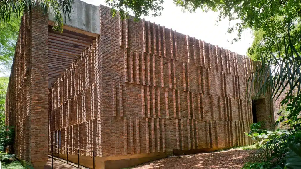 O trabalho de Claudia Andujar é um convite à interação com a cultura indígena. Foto: Reprodução/Inhotim