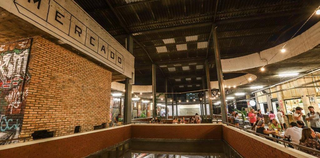 Mercado Novo se tornou um centro da vida noturna no turismo em BH. Foto: Reprodução/IDR/Flavio Tavares