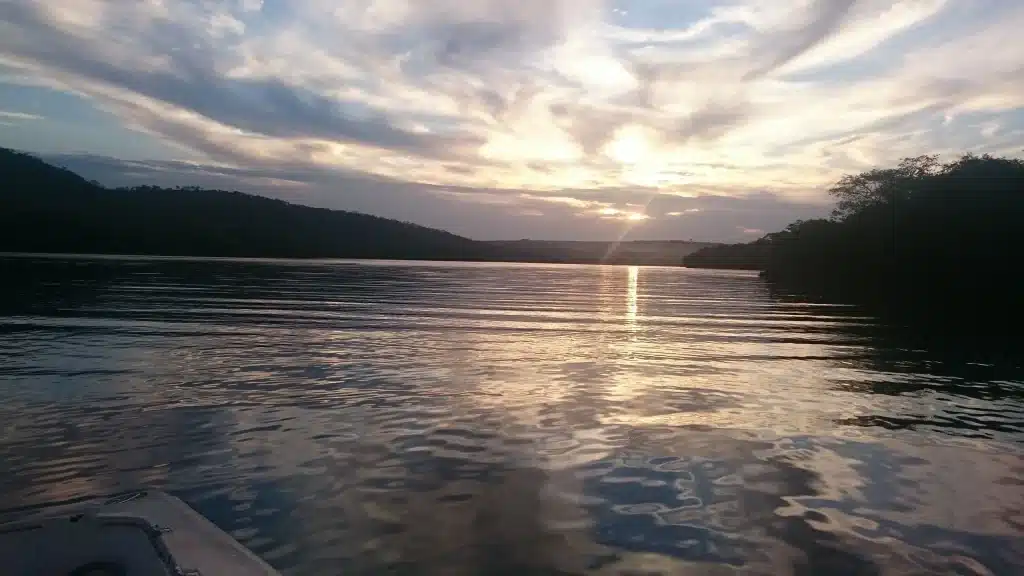 Represa de Miranda em Uberlândia é boa opção para onde pescar perto de mim. Foto: Reprodução/Minube